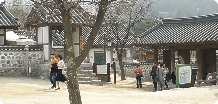 หมู่บ้านวัฒนธรรมนัมซาน ( Namsan Hanok Village )