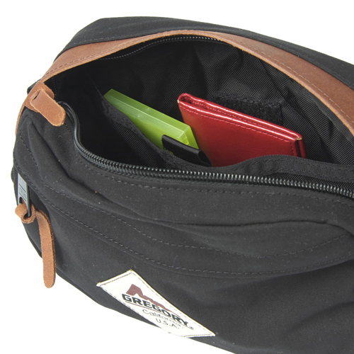 กระเป๋า Gregory Cardiff Pouch สี Trad Black