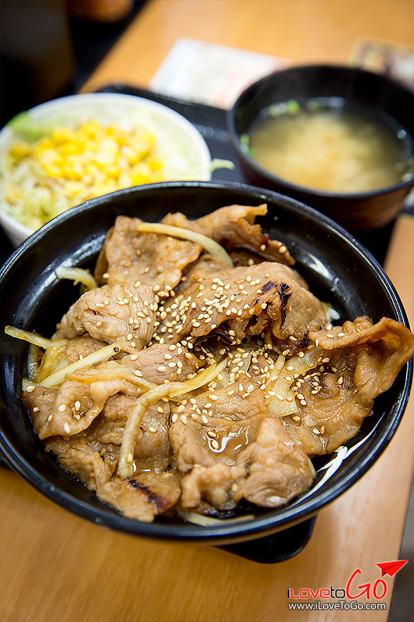 เที่ยวญี่ปุ่น โตเกียว ด้วยตัวเอง Japan Tokyo โยชิโนยะ yoshinoya ข้าวหน้าเนื้อ