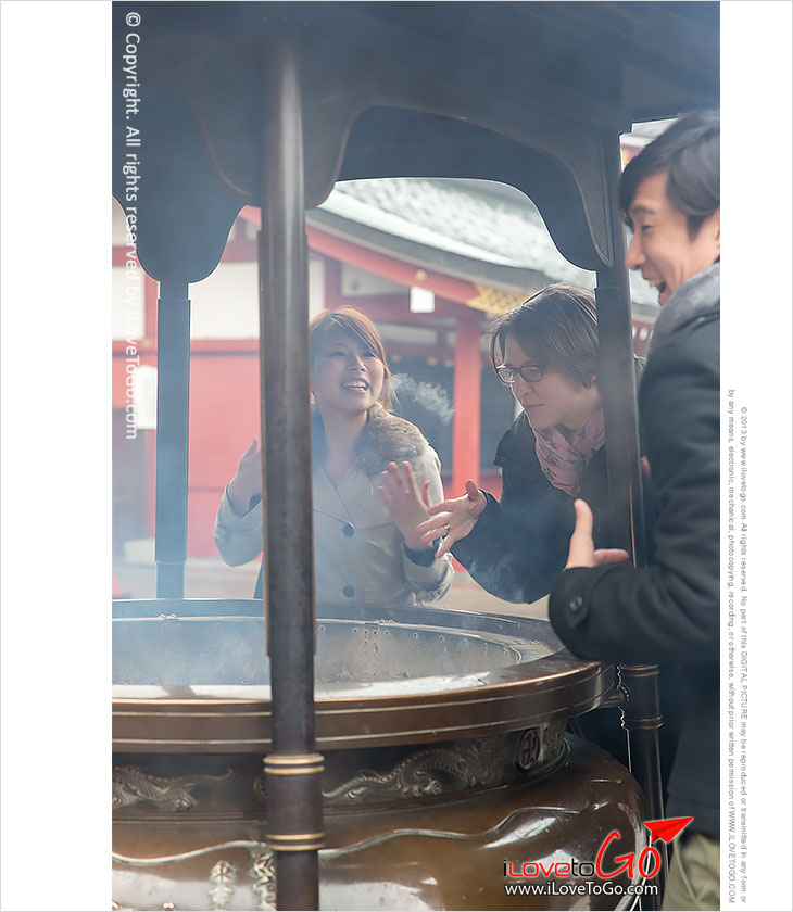 เที่ยวญี่ปุ่น โตเกียว ด้วยตัวเอง Japan Tokyo Trip วัดอาสะคุสะ Asakusa อูเอะโนะ Ueno วัดเซ็นโซจิ Sensoji ซูชิสายพาน ราเม็ง วัดสายฟ้า สวนอุเอะโนะ