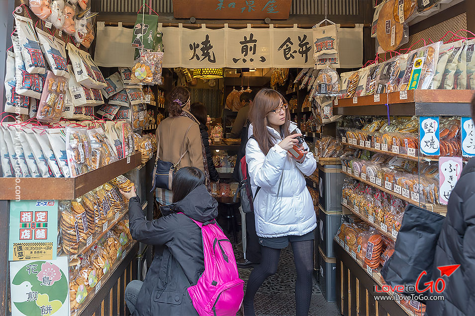 เที่ยวญี่ปุ่น โตเกียว ด้วยตัวเอง Japan Tokyo Trip วัดอาสะคุสะ Asakusa อูเอะโนะ Ueno วัดเซ็นโซจิ Sensoji ซูชิสายพาน ราเม็ง วัดสายฟ้า สวนอุเอะโนะ