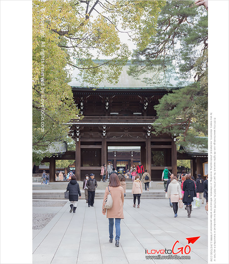 ศาลเจ้าเมจิ meiji jingu ศาลเจ้าเมจิ โตเกียว jingu bashi bridge สะพานจิงงู บาชิ คอสเพลย์ญี่ปุ่น cosplay แฟชั่นญี่ปุ่น แฟชั่นฮาราจูกุ ช้อปปิ้งทาเคชิตะ โดริ เครื่องสำอางค์ญี่ปุ่น  ชินจูกุ ฮาราจูกุ ชิบุย่า อูเอโนะ JR Yamonote Line เจอาร์ ยามาโนเตะ ไลน์ โอคาชิมาชิ สเตชั่น okachimachi station เที่ยวญี่ปุ่น โตเกียว ด้วยตัวเอง Japan Tokyo Trip Tokyo ออนเซ็น metro โตเกียวเมโทร ฮาราจูกุ ทาเคชิตะ โดริ แฟชั่นญี่ปุ่น ช้อปปิ้งฮาราจูกุ รีวิวฮาราจูกุ harajuku shopping harajuku takeshita dori daiso