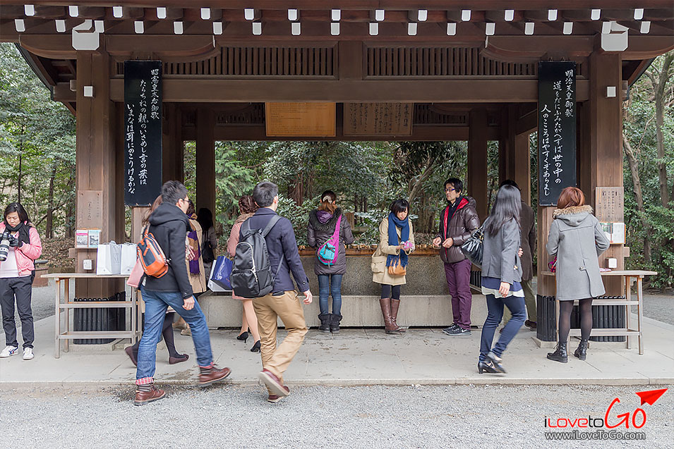 จักรพรรดิเมจิ ศาลเจ้าเมจิ meiji jingu ศาลเจ้าเมจิ โตเกียว jingu bashi bridge สะพานจิงงู บาชิ คอสเพลย์ญี่ปุ่น cosplay แฟชั่นญี่ปุ่น แฟชั่นฮาราจูกุ ช้อปปิ้งทาเคชิตะ โดริ เครื่องสำอางค์ญี่ปุ่น  ชินจูกุ ฮาราจูกุ ชิบุย่า อูเอโนะ JR Yamonote Line เจอาร์ ยามาโนเตะ ไลน์ โอคาชิมาชิ สเตชั่น okachimachi station เที่ยวญี่ปุ่น โตเกียว ด้วยตัวเอง Japan Tokyo Trip Tokyo ออนเซ็น metro โตเกียวเมโทร ฮาราจูกุ ทาเคชิตะ โดริ แฟชั่นญี่ปุ่น ช้อปปิ้งฮาราจูกุ รีวิวฮาราจูกุ harajuku shopping harajuku takeshita dori daiso