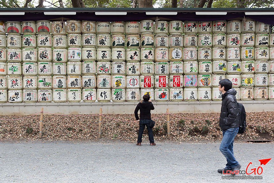 สาเก ศาลเจ้าเมจิ meiji jingu ศาลเจ้าเมจิ โตเกียว jingu bashi bridge สะพานจิงงู บาชิ คอสเพลย์ญี่ปุ่น cosplay แฟชั่นญี่ปุ่น แฟชั่นฮาราจูกุ ช้อปปิ้งทาเคชิตะ โดริ เครื่องสำอางค์ญี่ปุ่น  ชินจูกุ ฮาราจูกุ ชิบุย่า อูเอโนะ JR Yamonote Line เจอาร์ ยามาโนเตะ ไลน์ โอคาชิมาชิ สเตชั่น okachimachi station เที่ยวญี่ปุ่น โตเกียว ด้วยตัวเอง Japan Tokyo Trip Tokyo ออนเซ็น metro โตเกียวเมโทร ฮาราจูกุ ทาเคชิตะ โดริ แฟชั่นญี่ปุ่น ช้อปปิ้งฮาราจูกุ รีวิวฮาราจูกุ harajuku shopping harajuku takeshita dori daiso