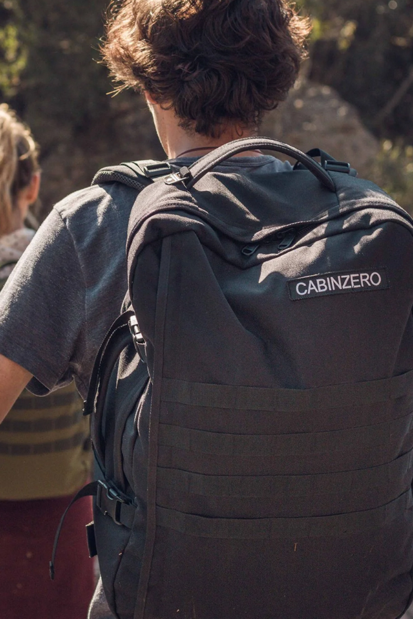 CabinZero Military Black 44L