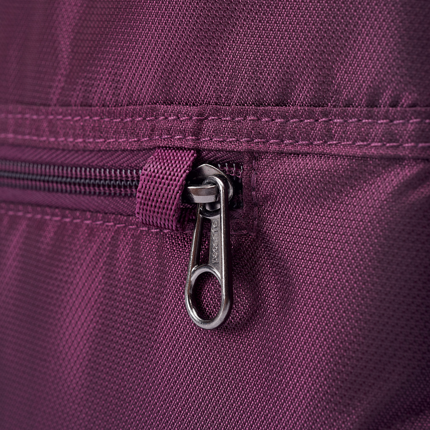 กระเป๋า Pacsafe Daysafe anti-theft backpack (Blackberry)