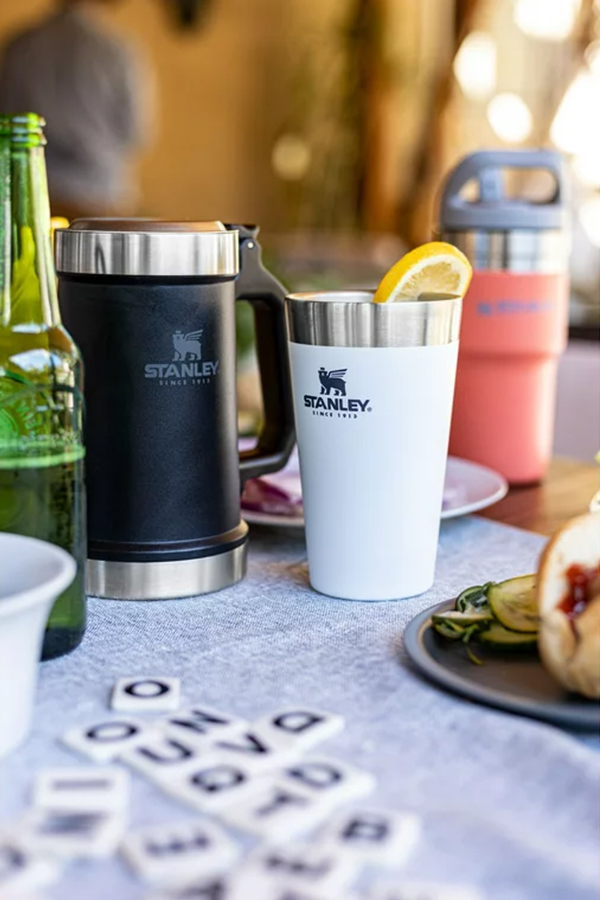 STANLEY Classic Stay-Chill Beer Pint 473 Ml – Isolierter Edelstahl-Becher | Hält Getränke 4 Std. Kalt, Mit Flaschenöffner
